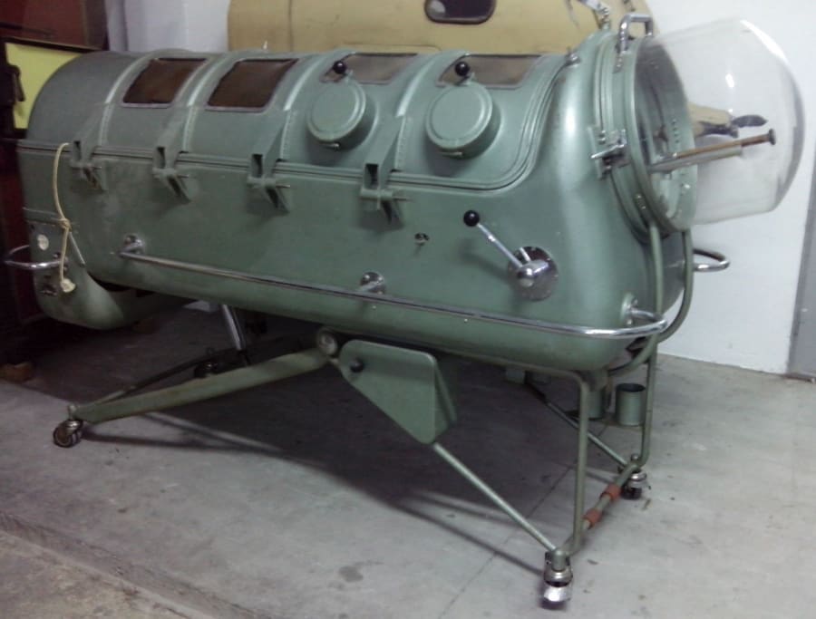 Pulmón de acero. Museo de Historia de la Medicina y de la Ciencia UPV/EHU - Leioa