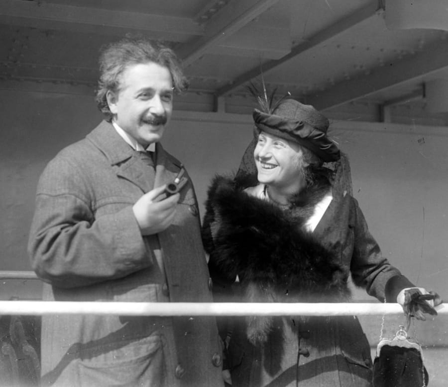 Elsa Einstein con su marido Albert
