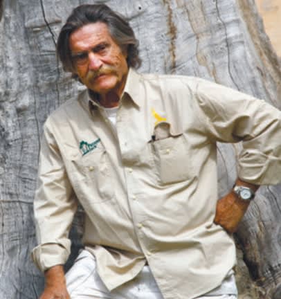 Miguel de la Quadra-Salcedo en León (España) durante la Ruta Quetzal 2014. Fuente: Biquipedia