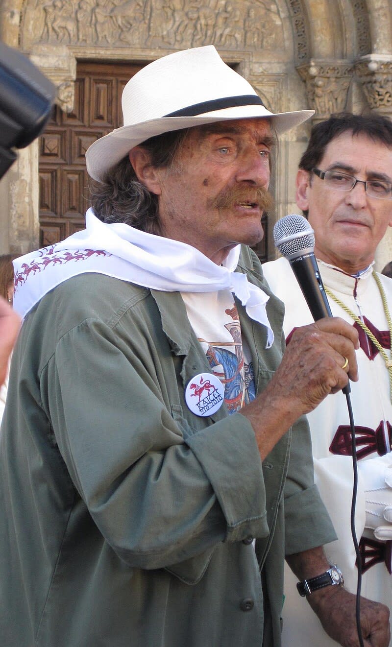 Miguel de la Quadra-Salcedo en León (España) durante la Ruta Quetzal 2010.