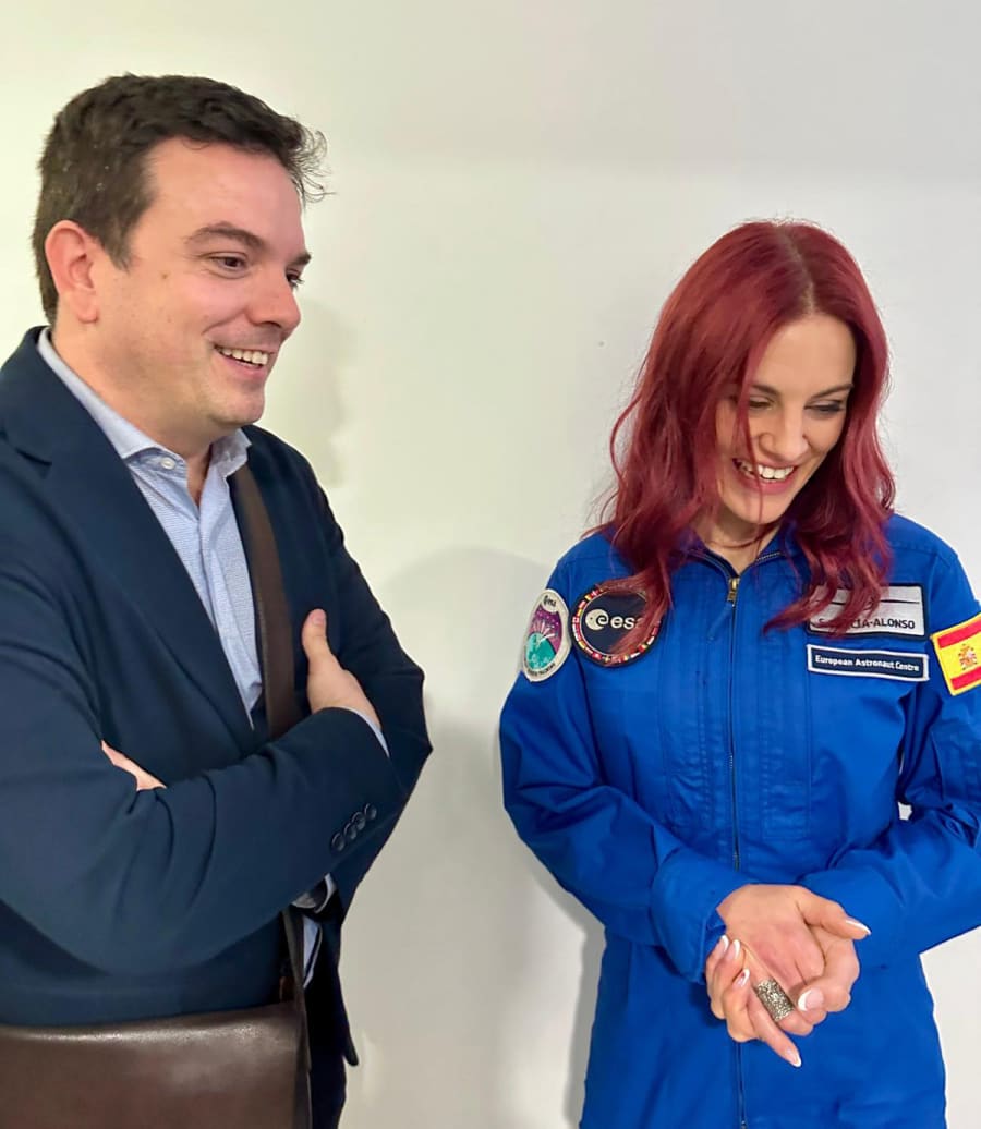 Alberto J. Schuhmacher y Sara García Alonso (astronauta)