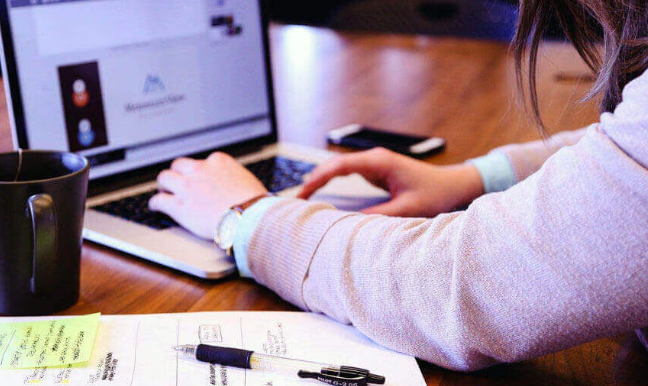Tips for Students to Stay Productive While Learning Online
