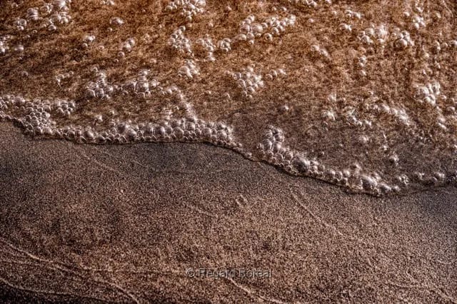 Eau, Vague. Texture. Sable. Beige - Regard Boréal