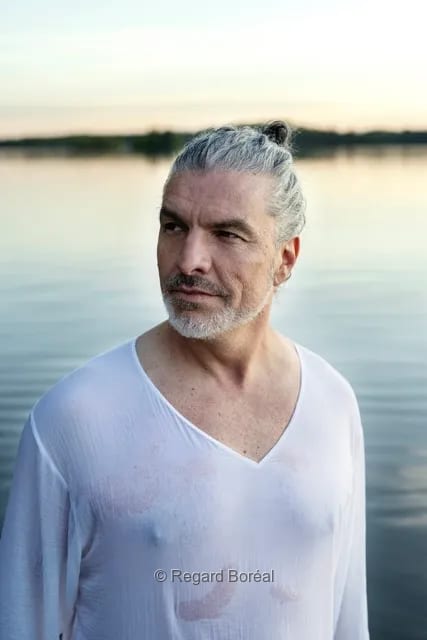 Homme. Confiance. Authenticité. Regard expressif. Posture. Sérénité - Sophie Jean - Regard Boréal