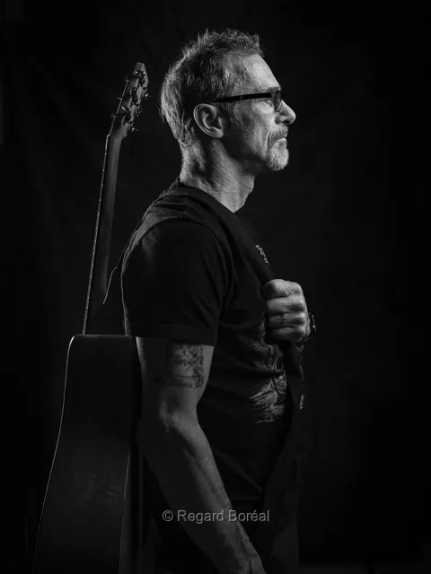 Musicien, Guitariste, Artiste. Musique. Guitare. Portrait. Homme - Regard Boréal