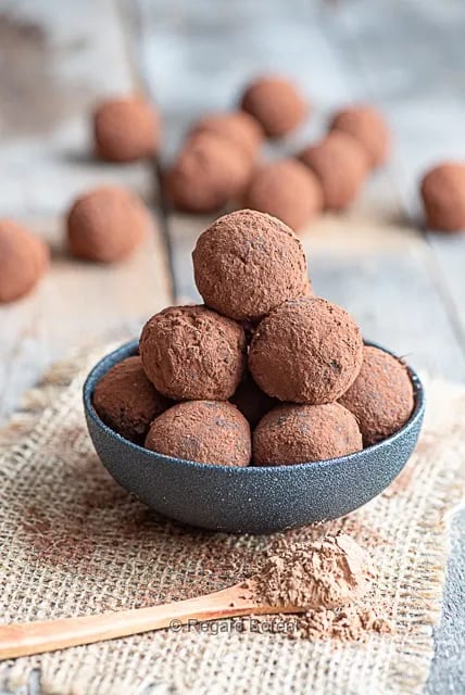 Truffes. Dessert. Nourriture. Terroir. Chocolat. Patisserie. Alimentation. Culinaire - Alain Lebel - Regard Boréal