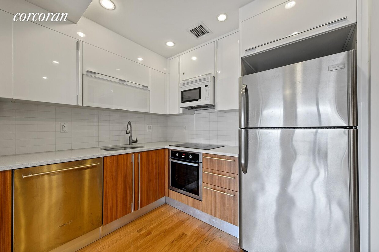 1BD Condo on 31st St — Astoria, Queens