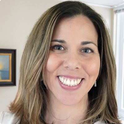Photo of Elana Jones, LMHC