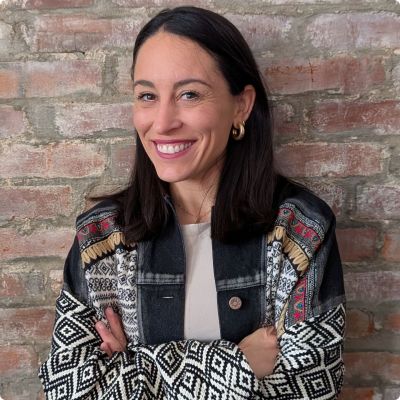 Photo of Carolina Dolan-Dominguez: Online therapy for overwhelmed Gen Z in Mo & IL. English & Spanish