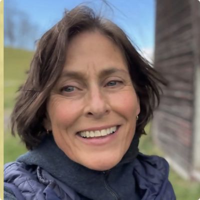 Photo of Debra Carriere