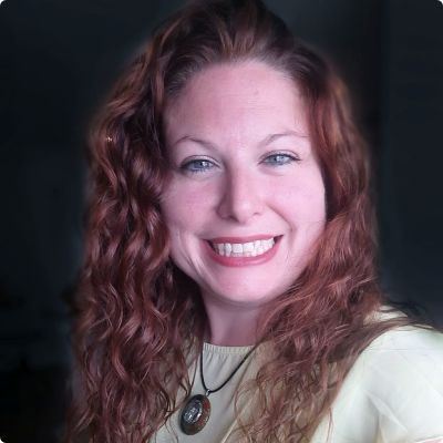 Photo of Hollie Hill