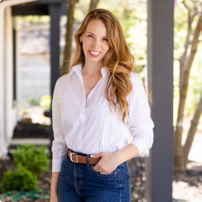 Photo of Amanda Fondow
