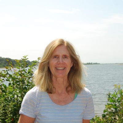 Photo of Beth Nichols