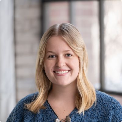 Photo of Lara Hazzard