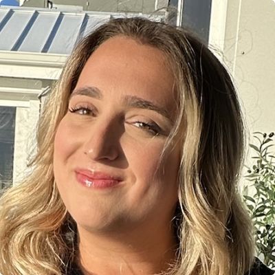 Photo of Alexis Shooshani