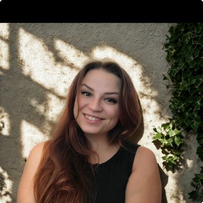 Photo of Rebecca Hammett