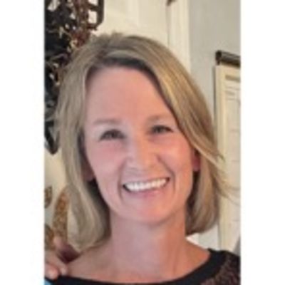 Photo of Deirdre Gaspari