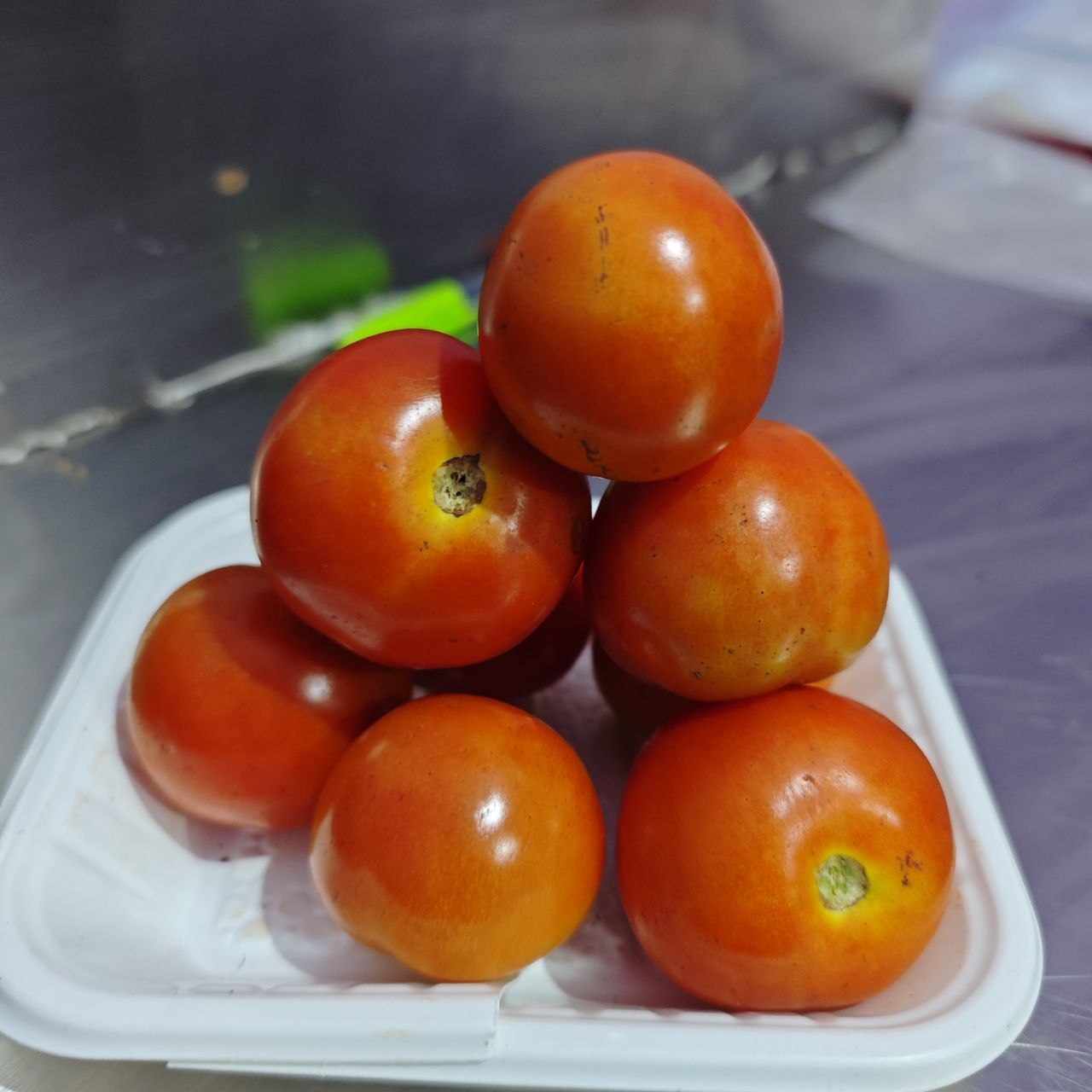 Tomato (350g) 8 to 9 pieces