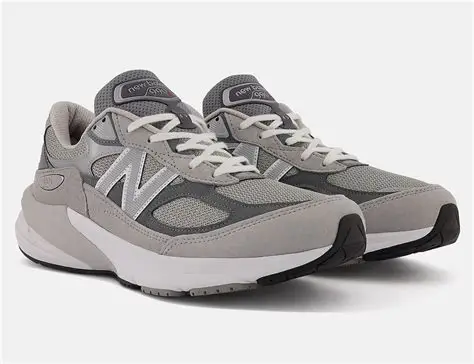 New Balance 990v6