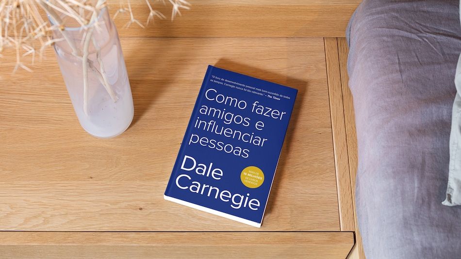 como-fazer-amigos-e-influenciar-pessoas.jpg
