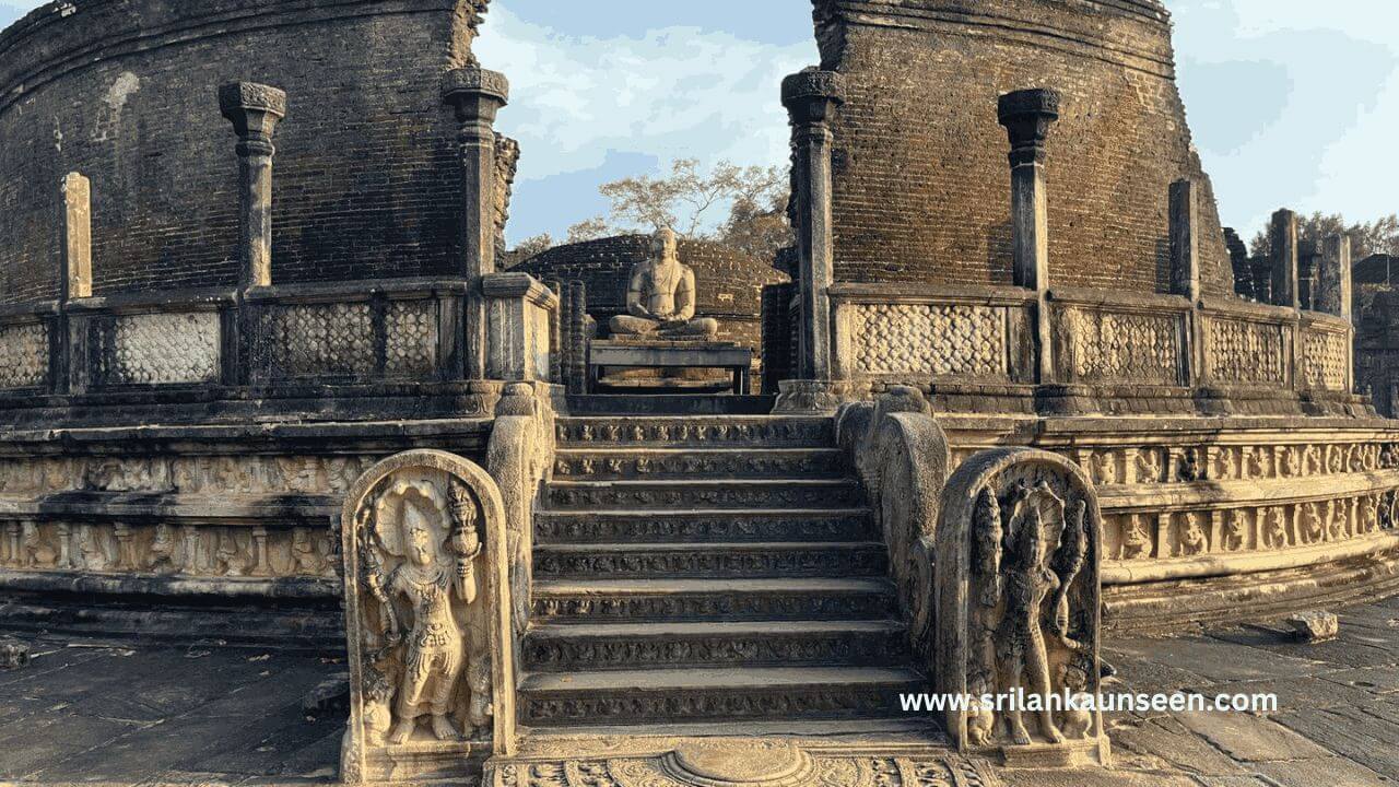 ancinent ruins in polonnaruwa ancinent ruins in polonnaruwa