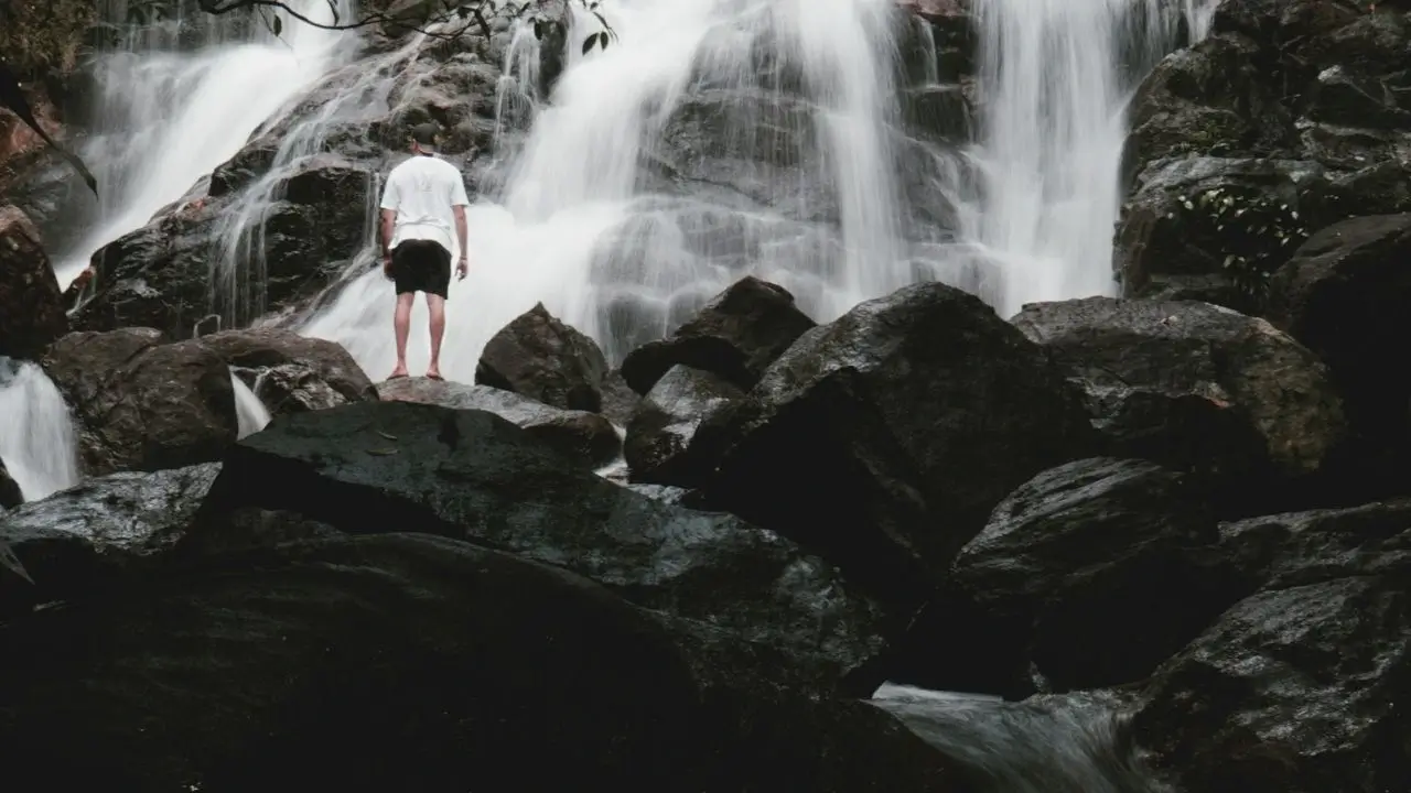credit-unsplash waterfall in srilanka credit-unsplash waterfall in srilanka