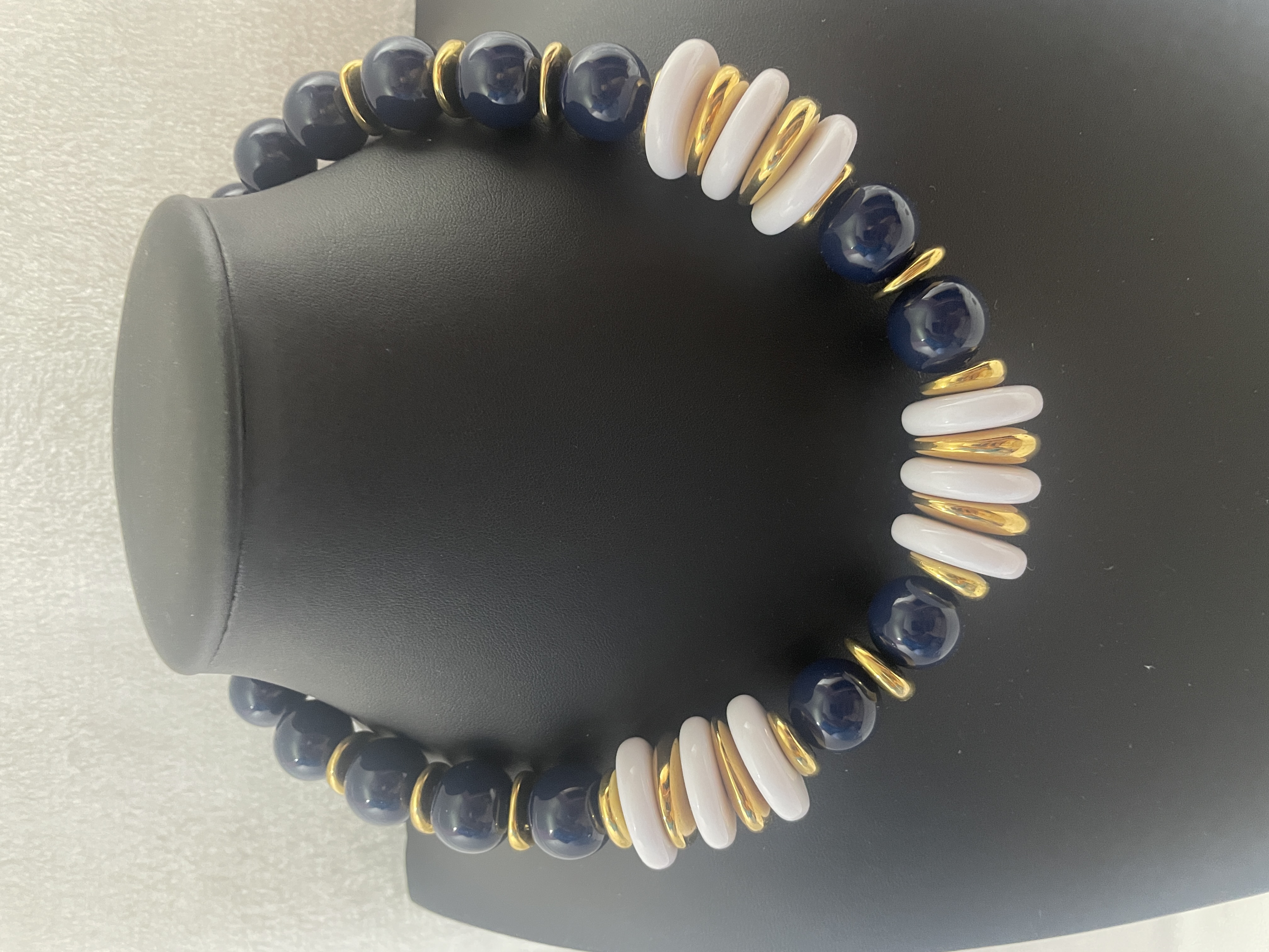 Vintage Napier Signed Chunky Choker Necklace, 1980s Navy Blue & White Lucite Disc Beads with Polished Gold-Tone Accents, Nautical Retro Statement Collar