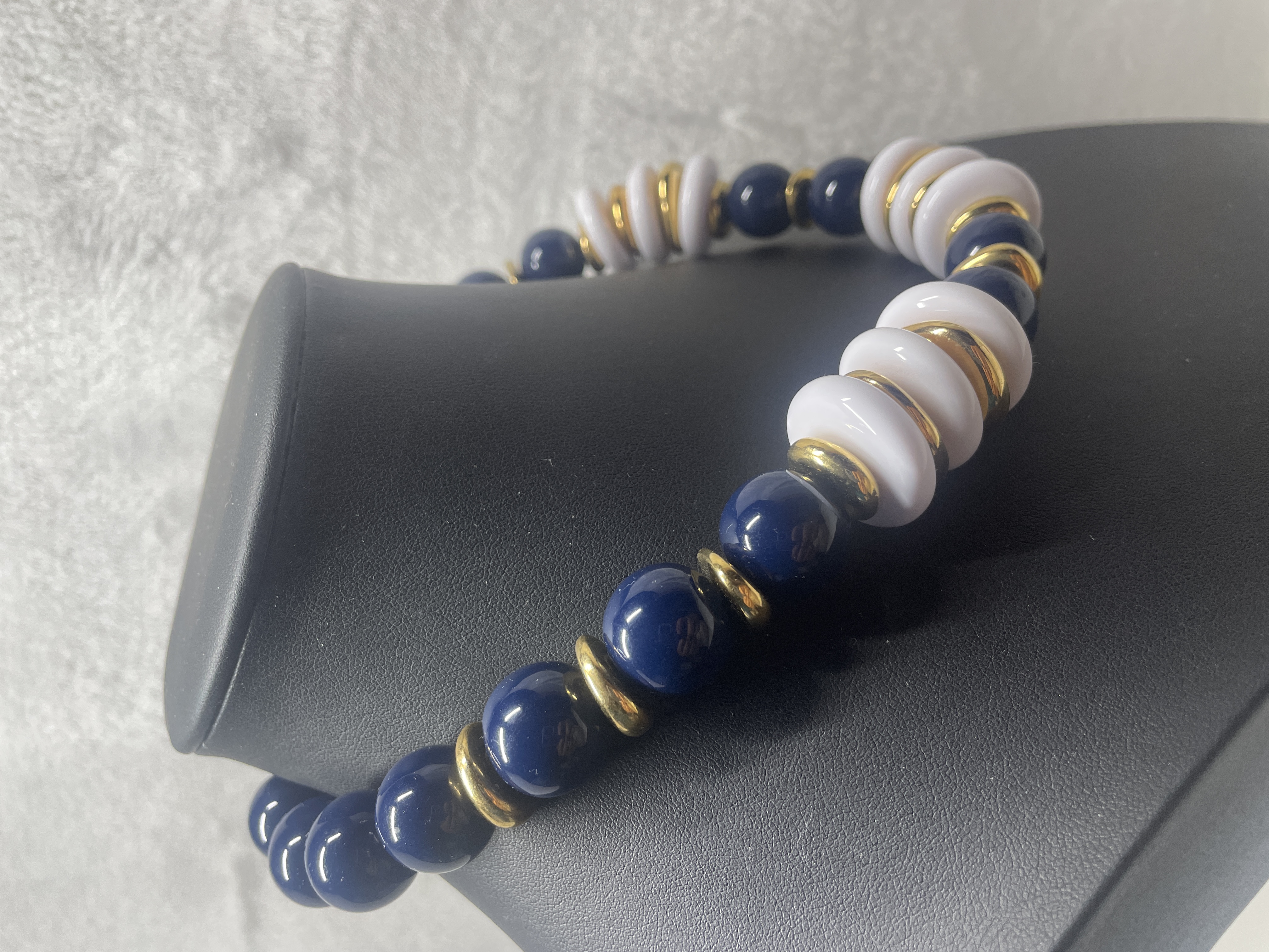 Vintage Napier Signed Chunky Choker Necklace, 1980s Navy Blue & White Lucite Disc Beads with Polished Gold-Tone Accents, Nautical Retro Statement Collar picture 2