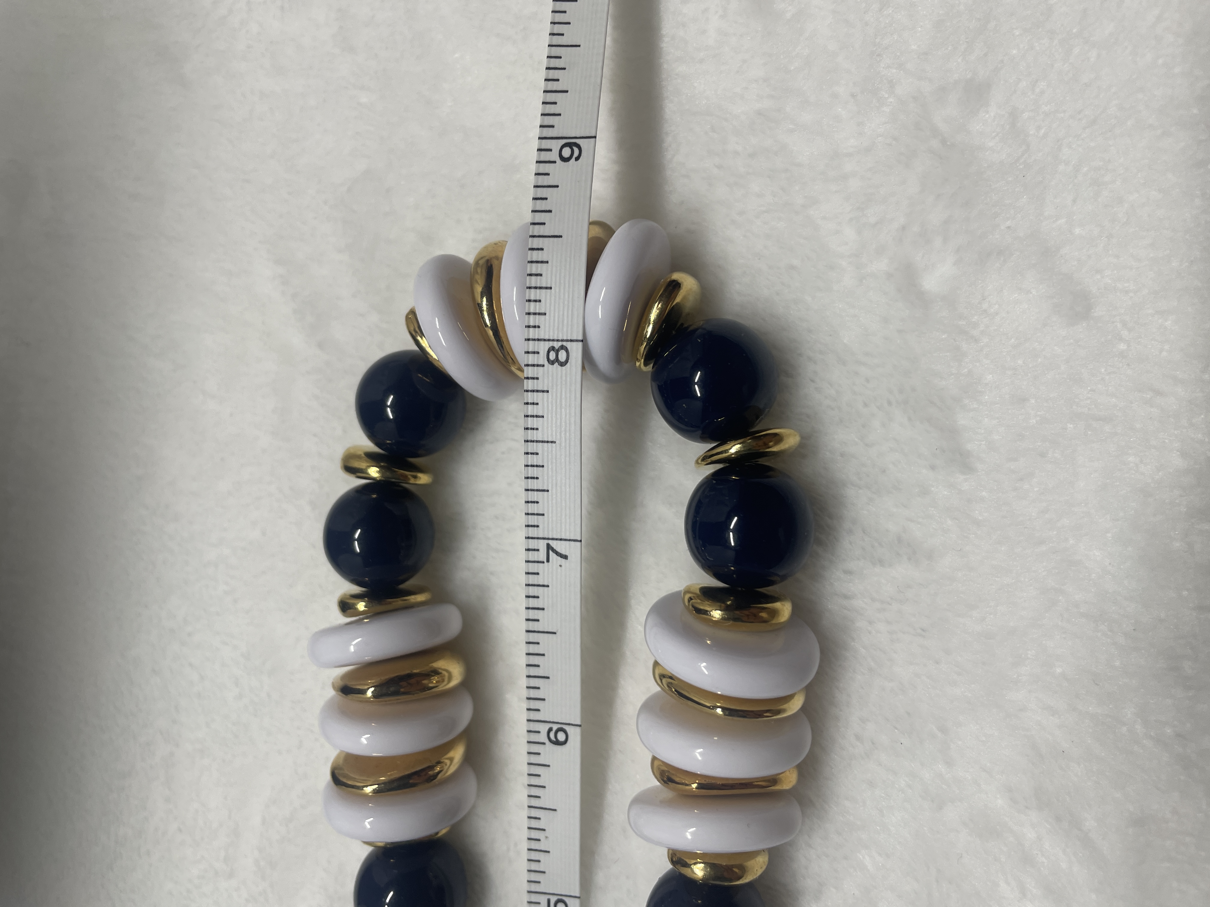 Vintage Napier Signed Chunky Choker Necklace, 1980s Navy Blue & White Lucite Disc Beads with Polished Gold-Tone Accents, Nautical Retro Statement Collar picture 4