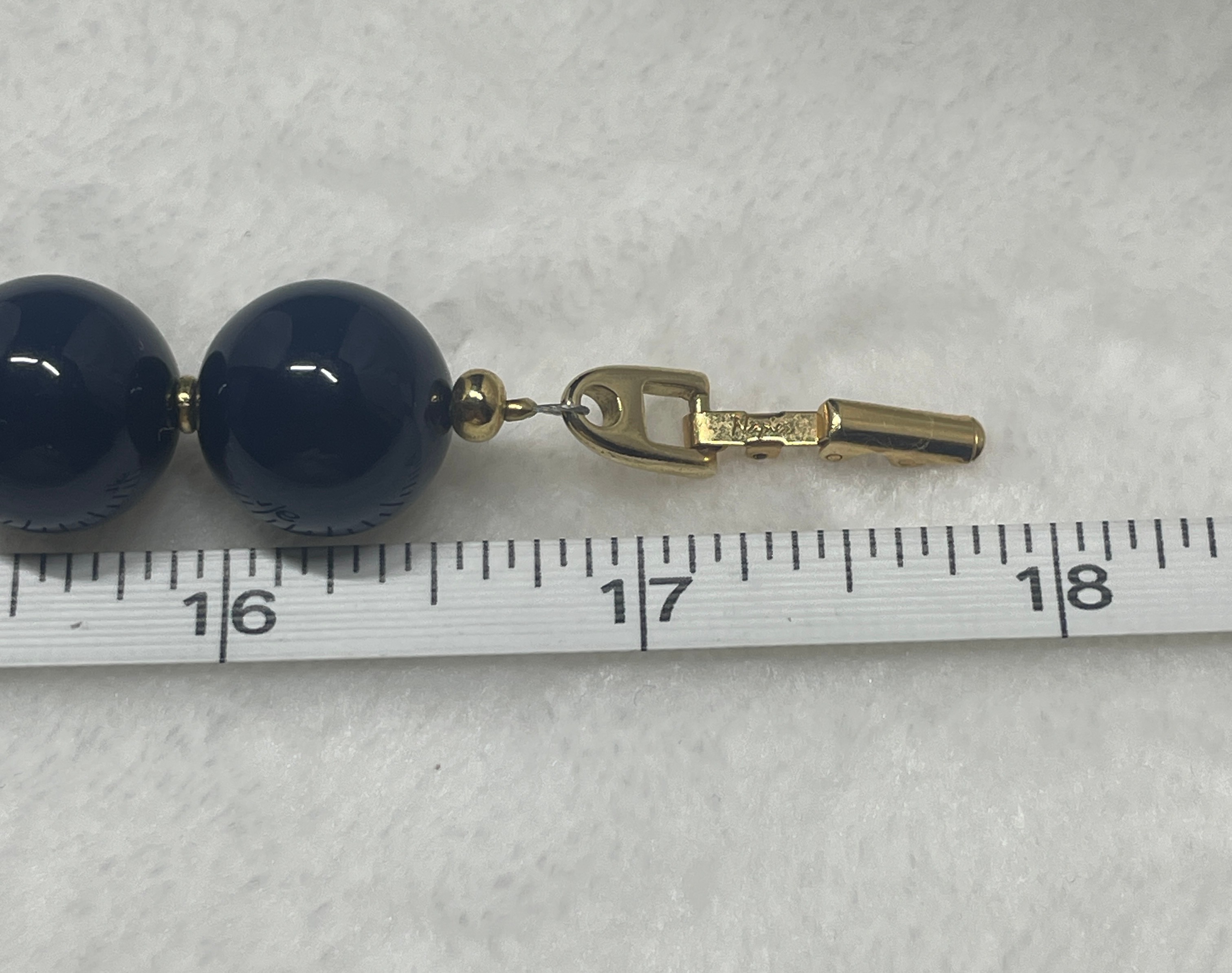 Vintage Napier Signed Chunky Choker Necklace, 1980s Navy Blue & White Lucite Disc Beads with Polished Gold-Tone Accents, Nautical Retro Statement Collar picture 5