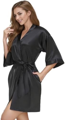 Vue 3 de Kimono Femme Satin Mariage