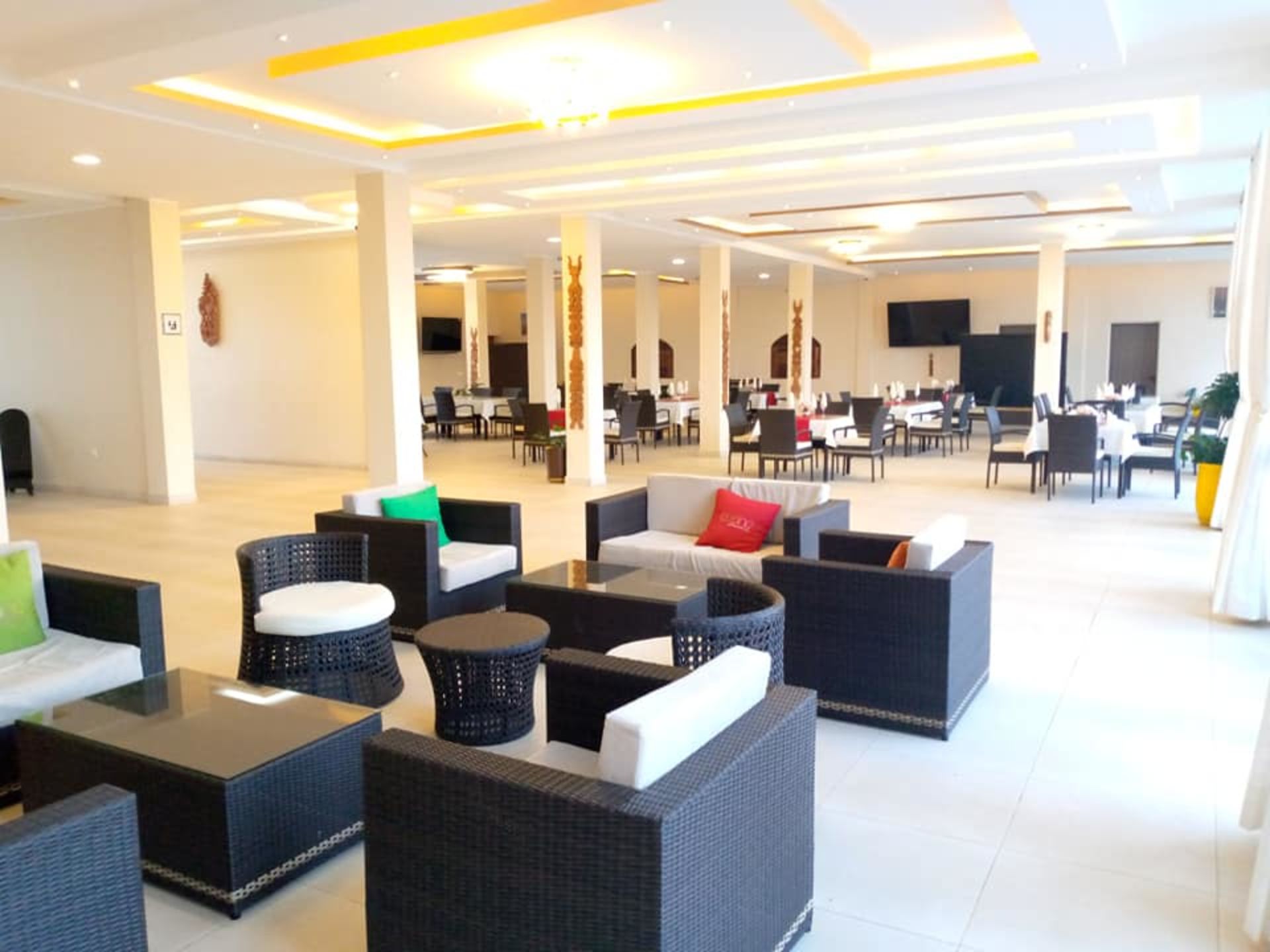 Menabe'L Hotel - Image 1