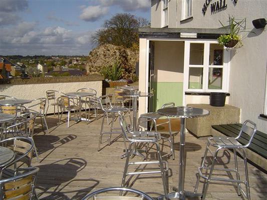 Hole In The Wall Pub