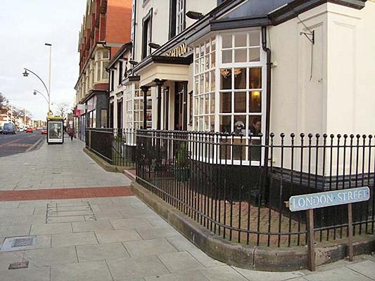 Monument Pub