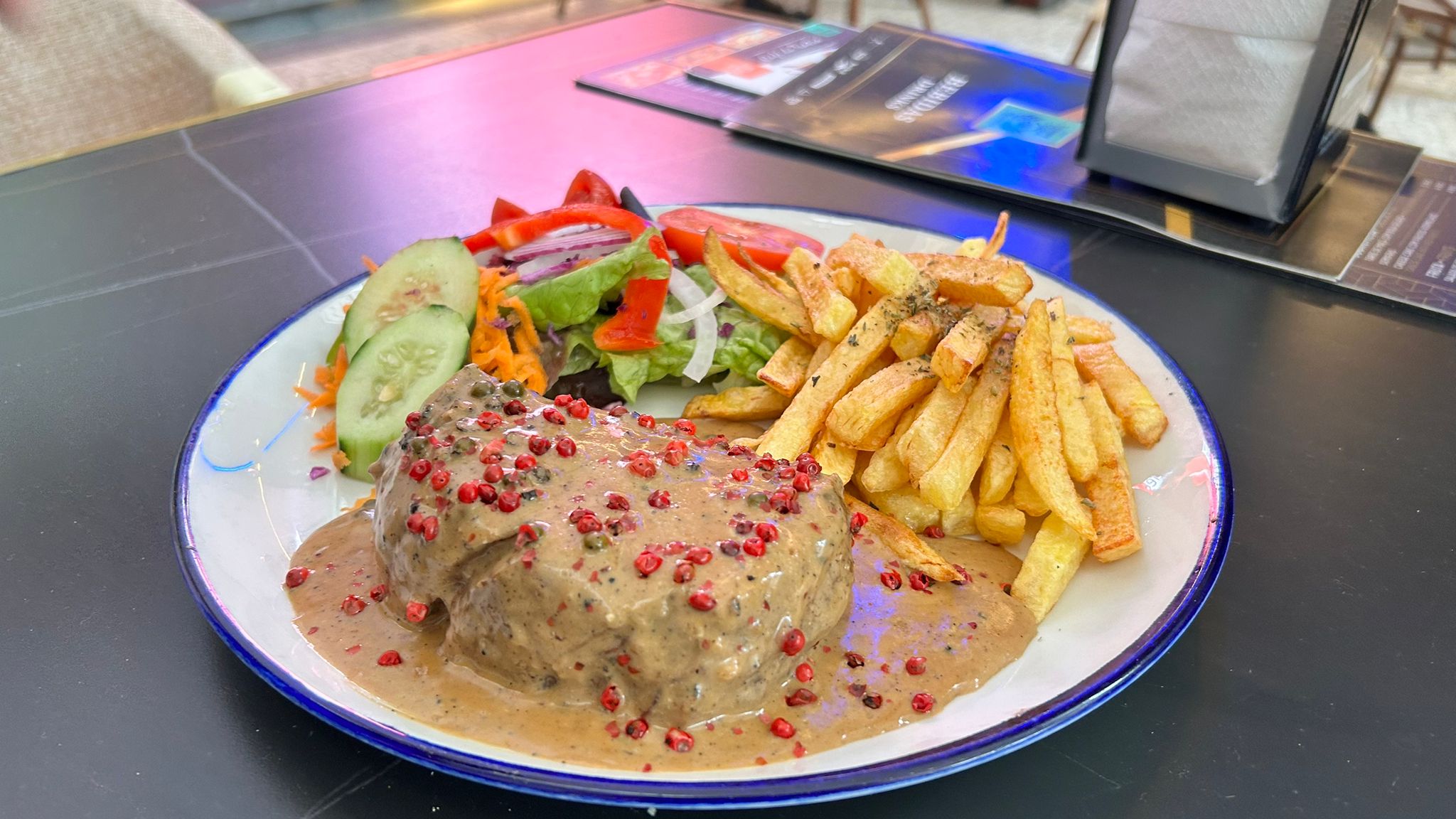 NACO DO FILETE COM MOLHO DE 3 PIMENTAS