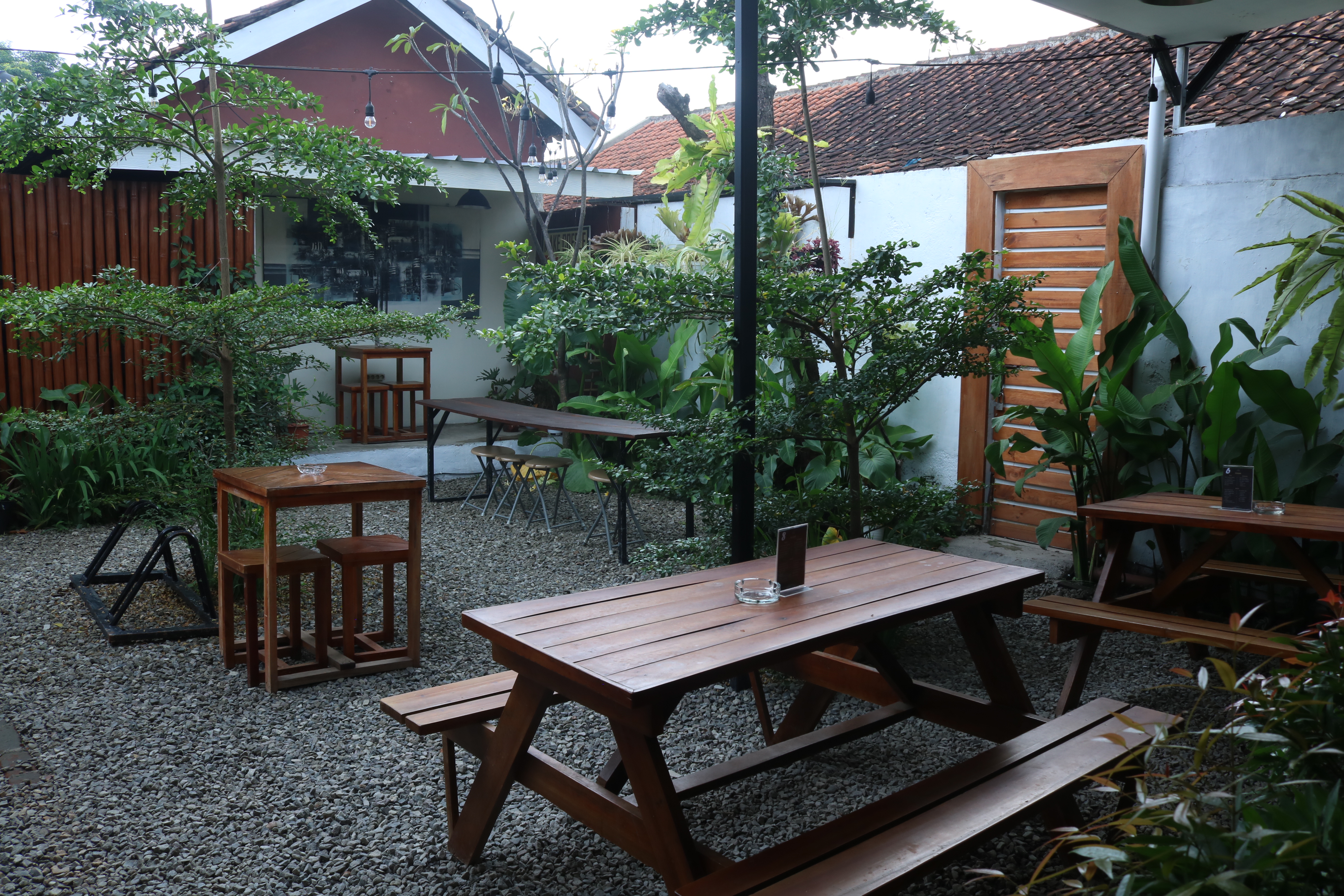 Intimate corner seating for conversations