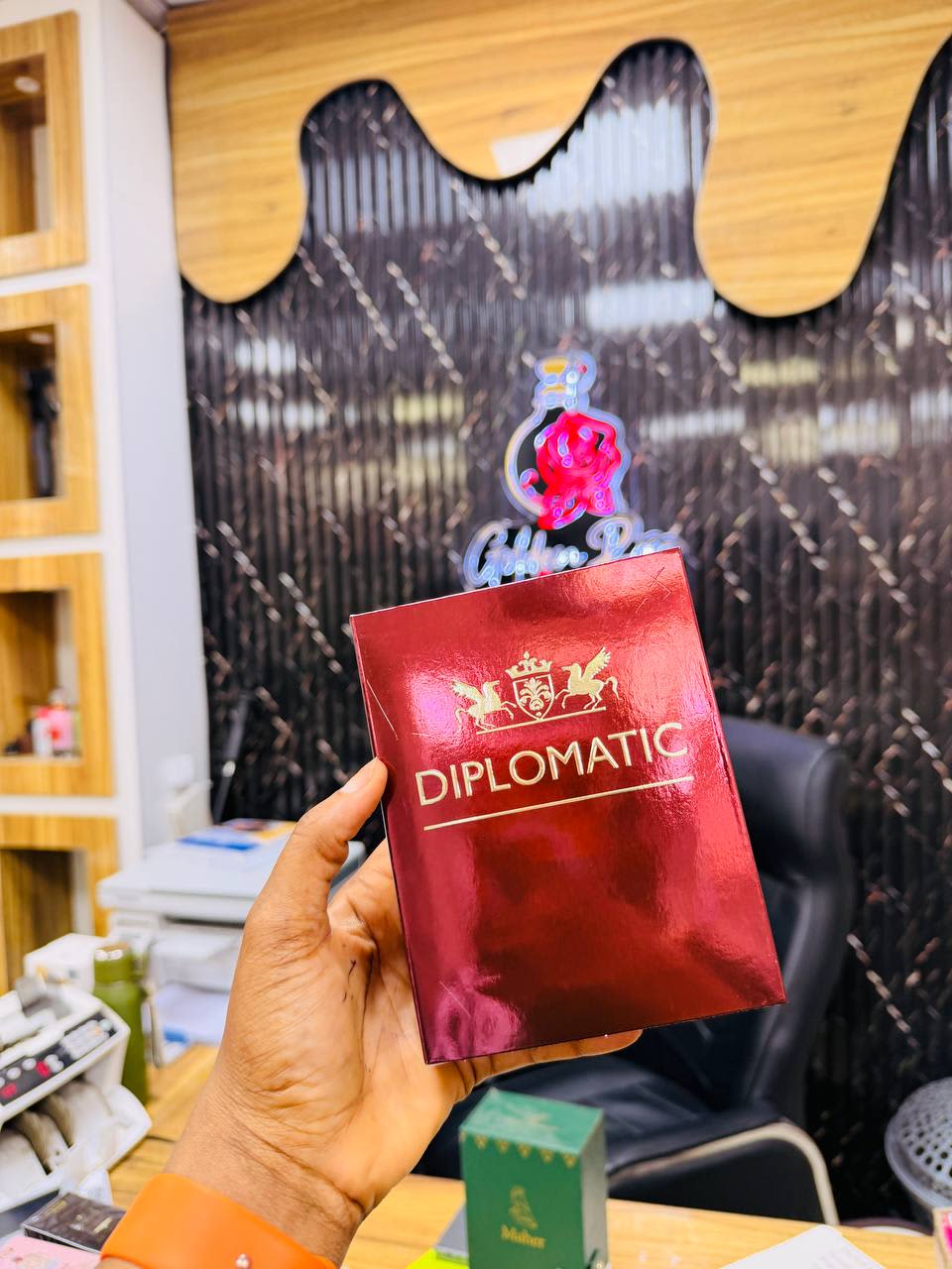 Diplomatic perfume 
