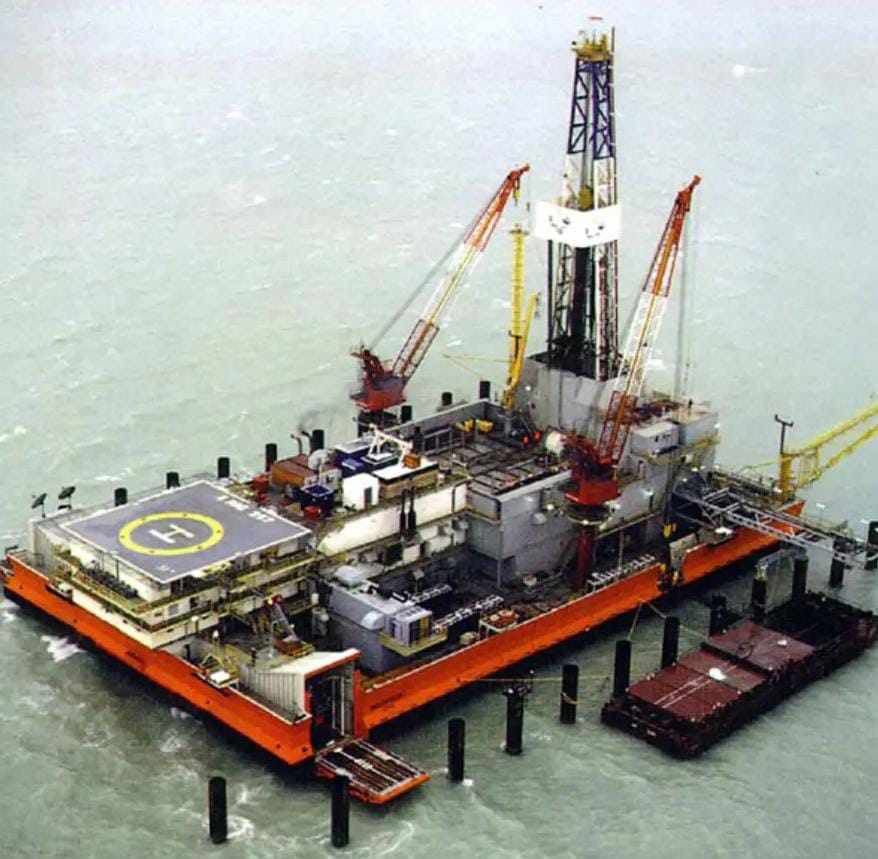 Houseboat drilling bite, barge,vessel top boat 