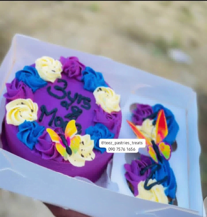 Bento and two cup cake