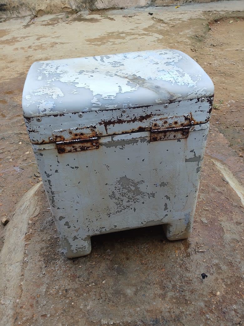 Dispatch delivery box for sale at jikwoyi phase 3 Abuja,an interested buyer should Dm me or WhatsApp me on 08038639775, thank you.