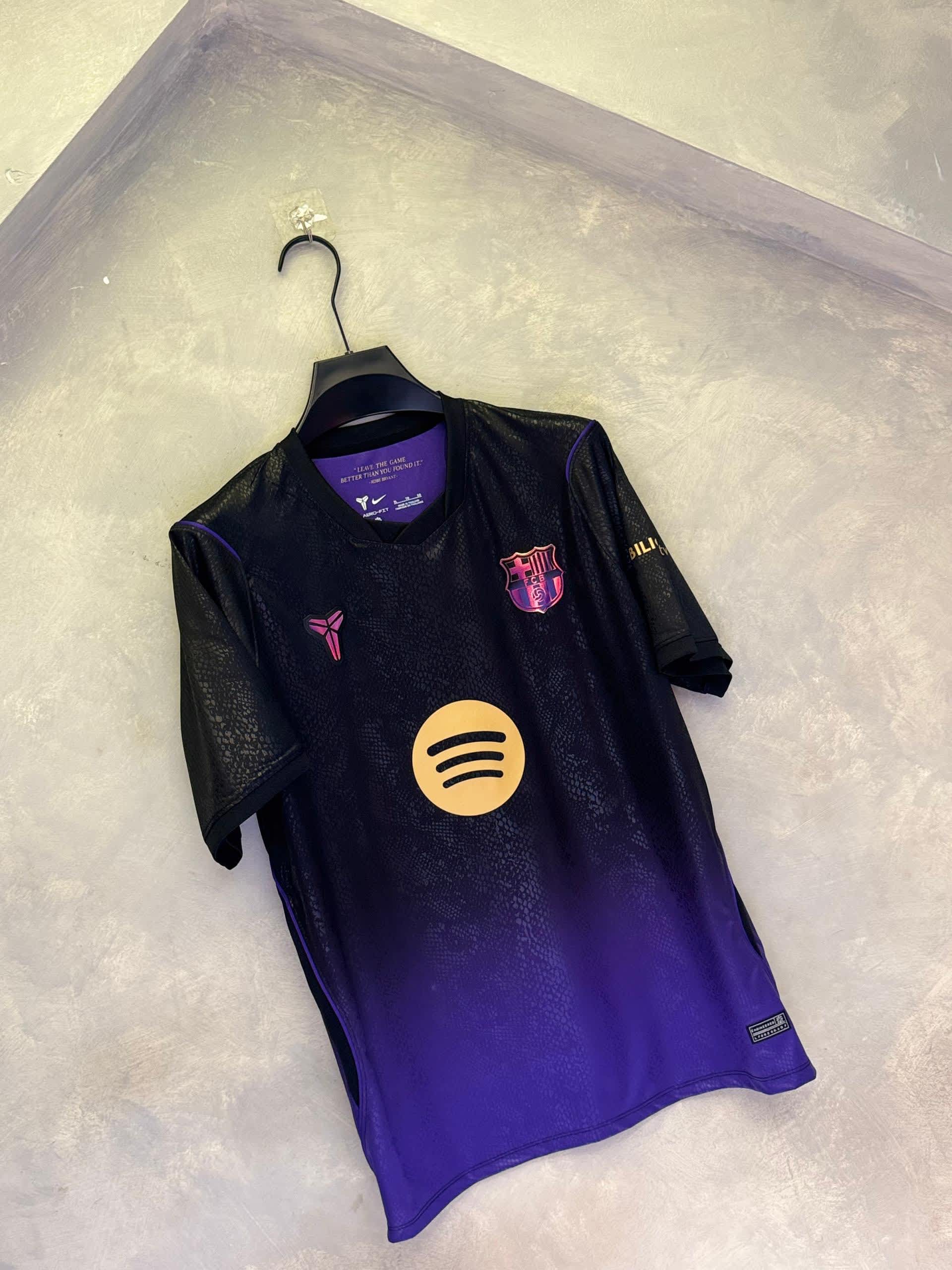 JERSEY: FC BARÇELONA AWAY.