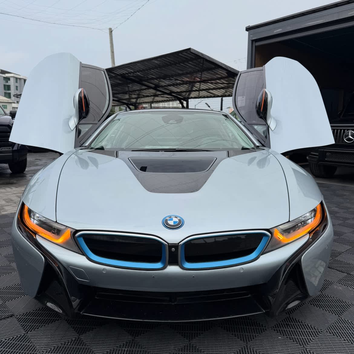BMW i8