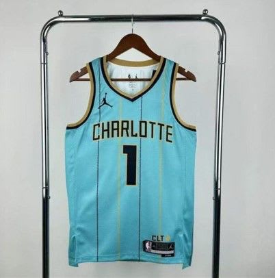 Regata Charlotte Hornets azul-clara número 1, foto 1