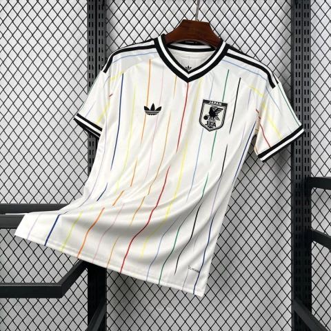 Camisa Japão branca com linhas coloridas, foto 1