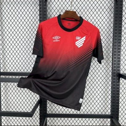 Camisa Athletico Paranaense em degradê vermelho e preto, foto 1