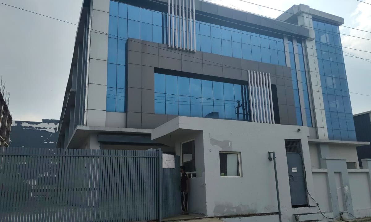 Industrial Building for Rent in Noida