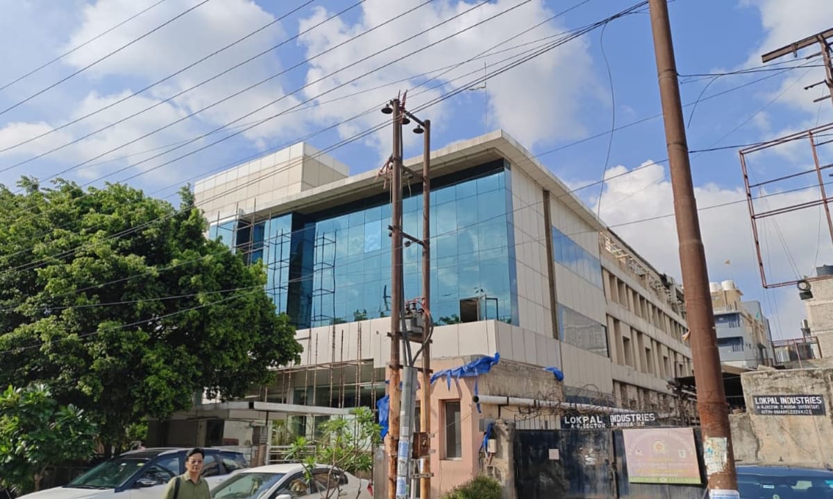 Industrial Building for Rent in Noida
