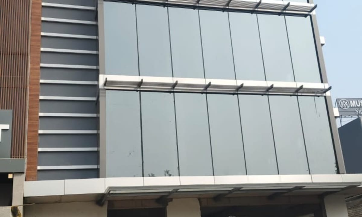 Commercial Building for Rent in Noida