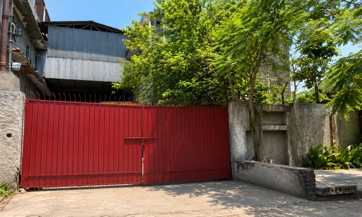 400 Sq. Mtr. Industrial Shed on 18m Road in Sector 2, Noida