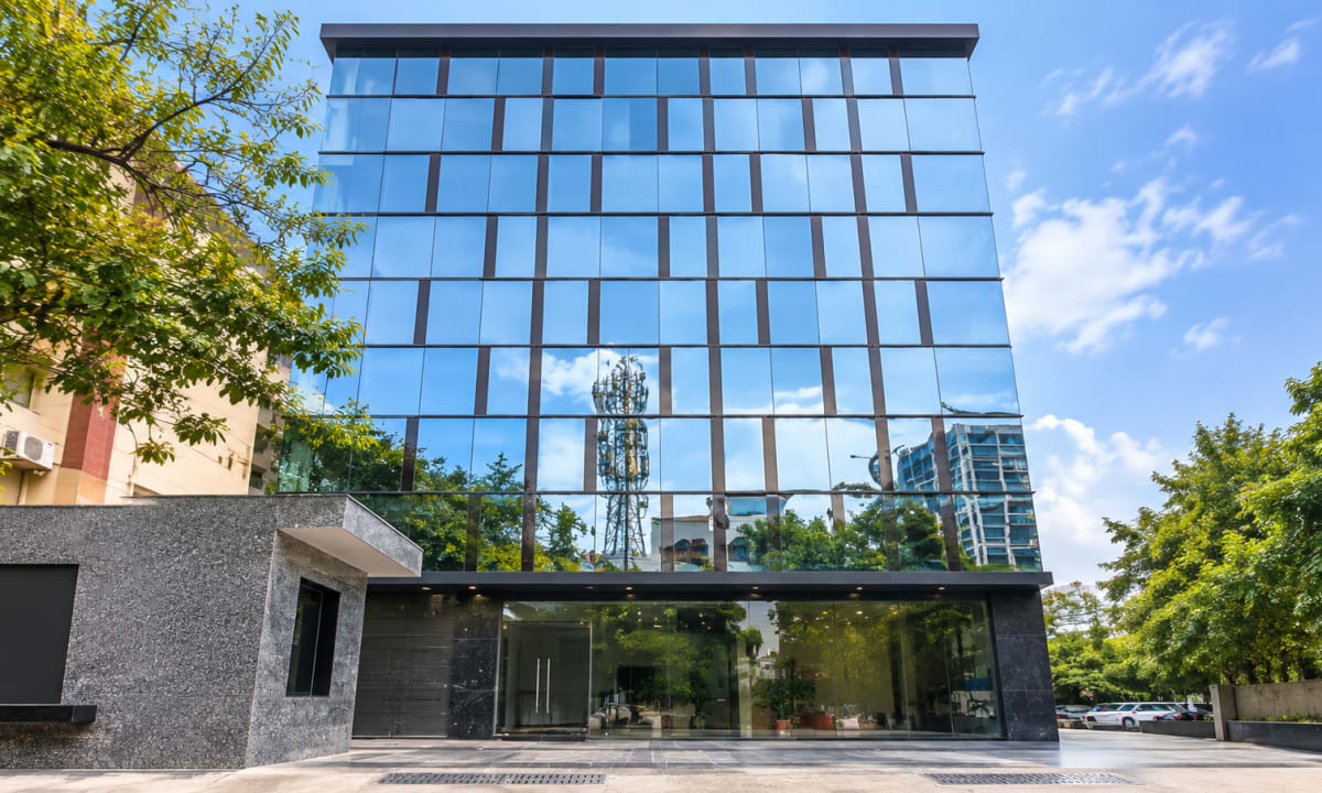 Premium 800 Sq.mtr Pre-Leased Building in Sector 3